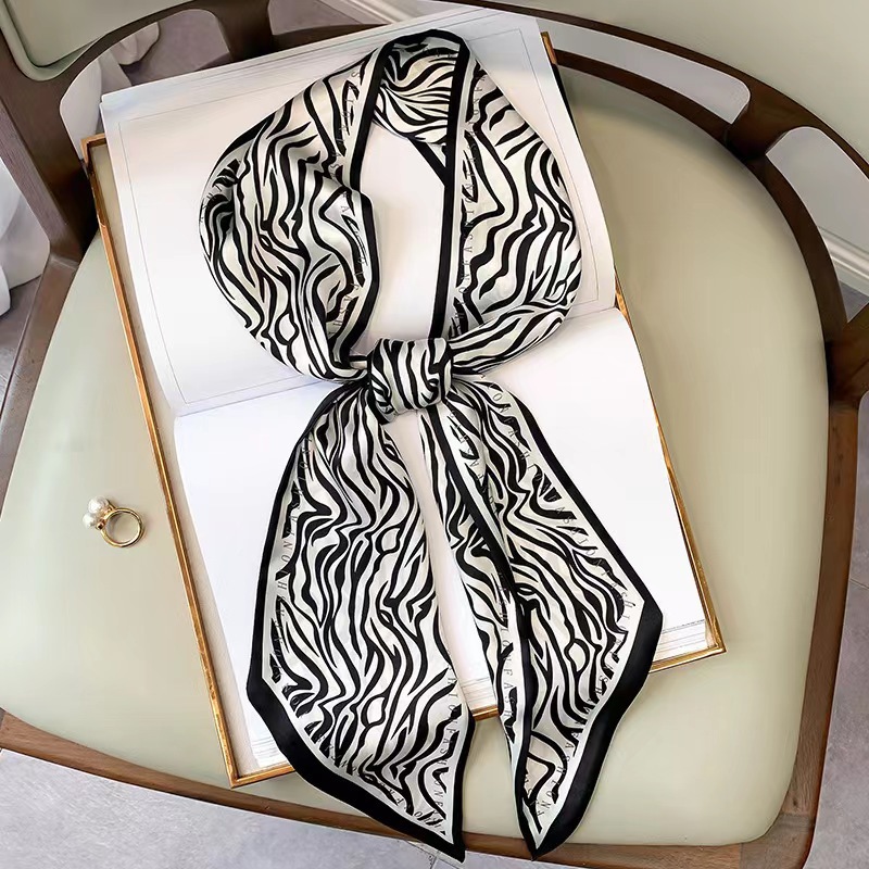 Luxury Bags China - Luxuriöses Seidentuch mit Zebra-Print für Damen,