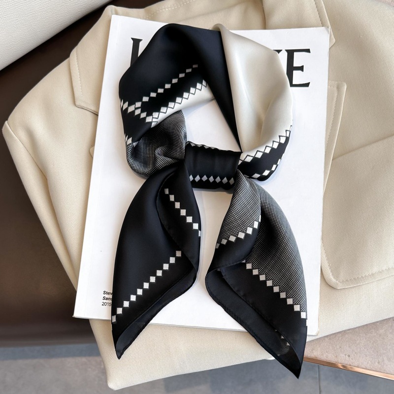 Luxury Bags China - Neue Luxus Pferd Muster Seide Quadrat