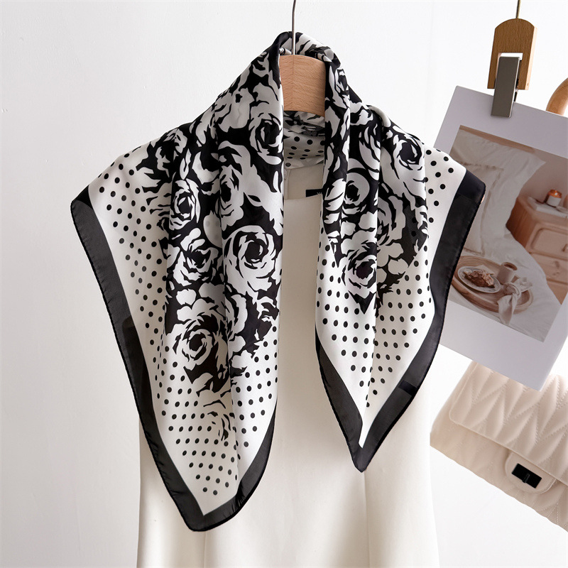 Luxus Neue Gedruckt Schals fra – Luxury Bags China Wholesale Bewertung und Preis