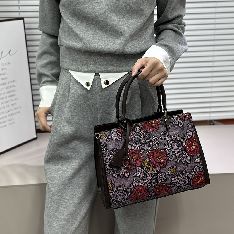 Vintage 3D Geprägte Blumen-Tra – Quiet Luxury Bags Tote Bewertung und Preis