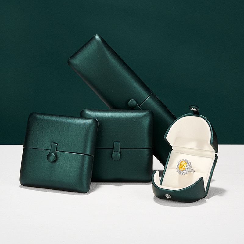 Luxuriöse Dunkelgrüne Ringbox  – Luxury Bags List Bewertung und Preis