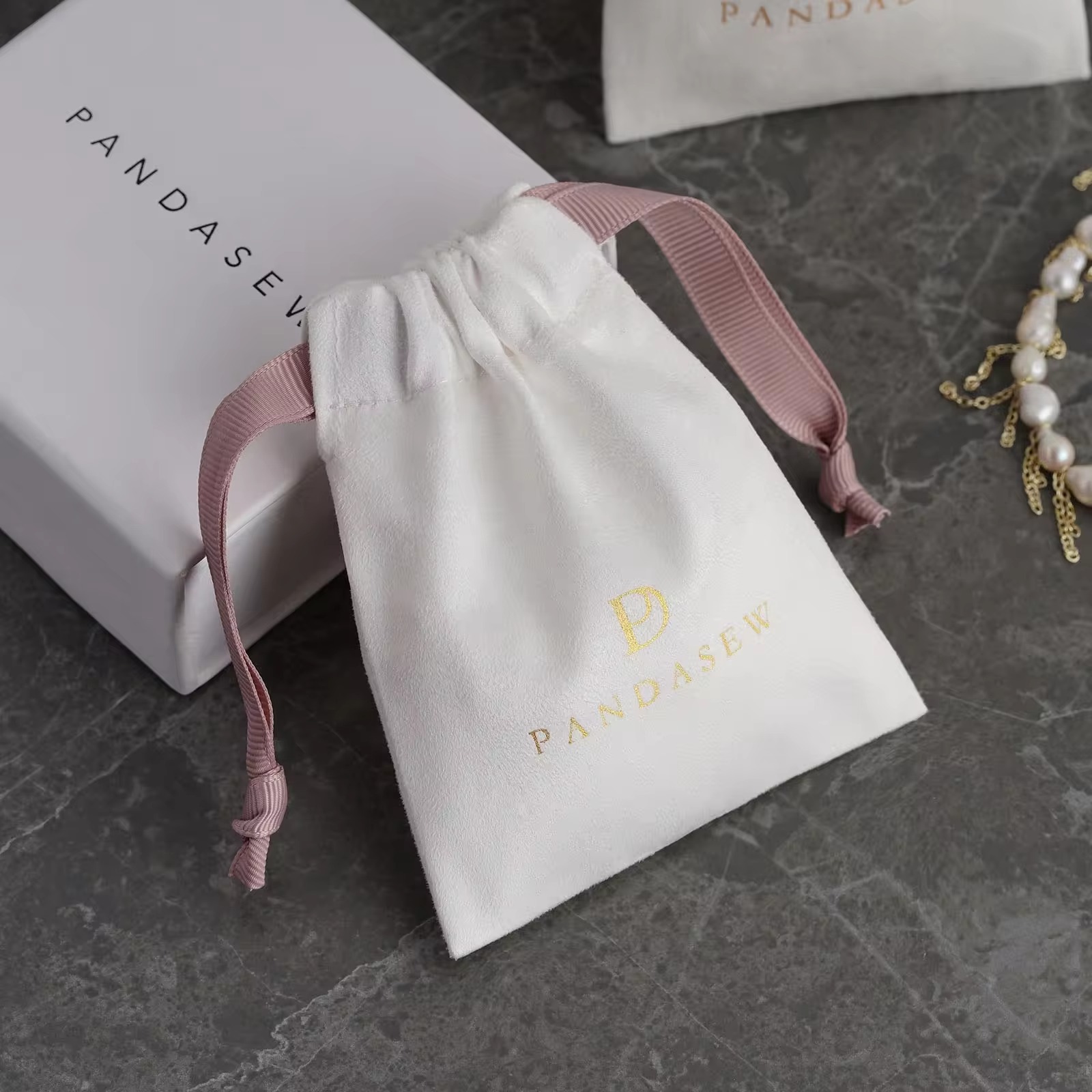 Luxuriöser Wildleder-Schmuckbe – Luxury Bags For School Bewertung und Preis